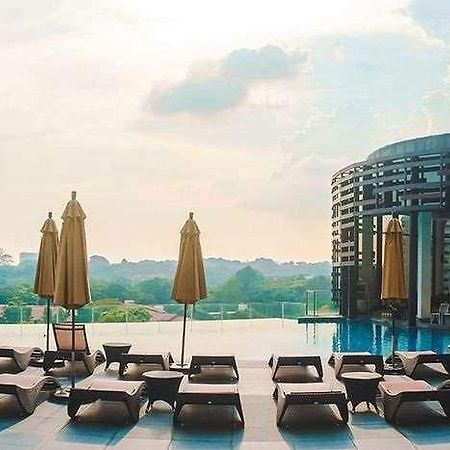 Momentus Hotel Alexandra Singapore Bagian luar foto